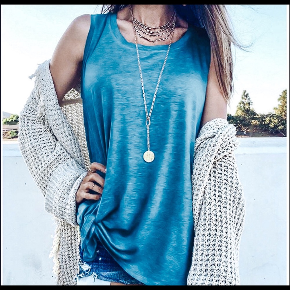 Blue tank with tied bottom
